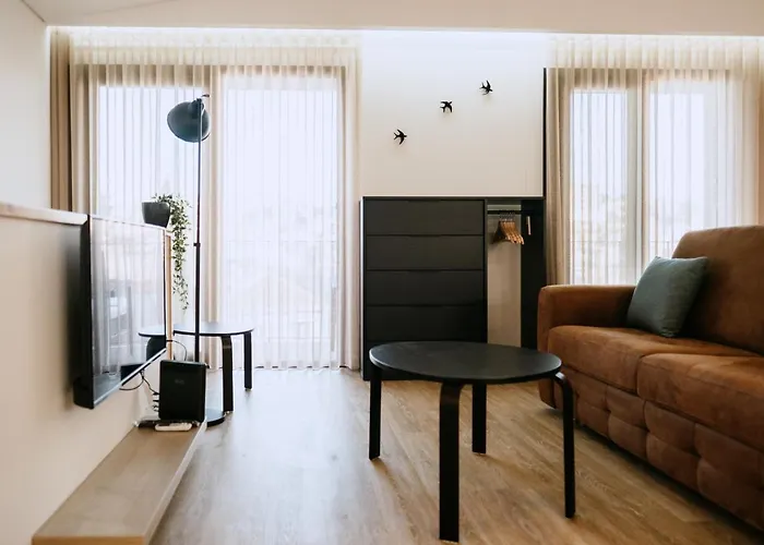 Teresa * ヴィラ・ノヴァ・デ・ガイア